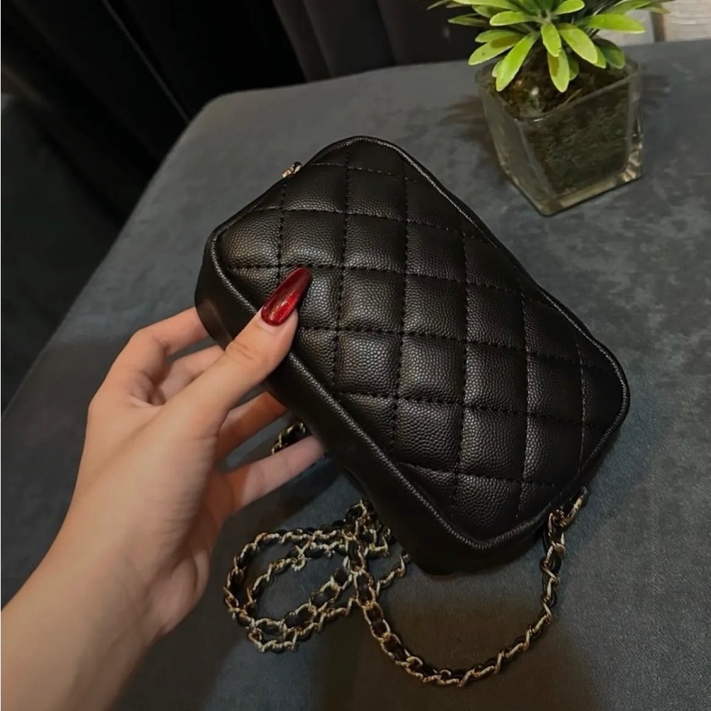 Chanel VIP Bag - Picture 6 of 7